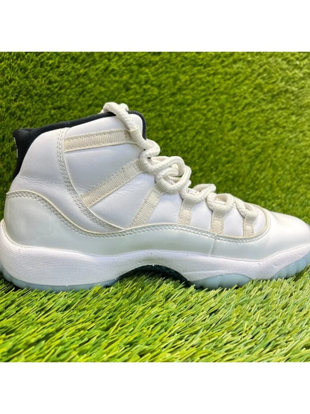 Nike Air Jordan 11 Retro Boys Size 6Y White Blue Athletic Leather Shoes Sneakers